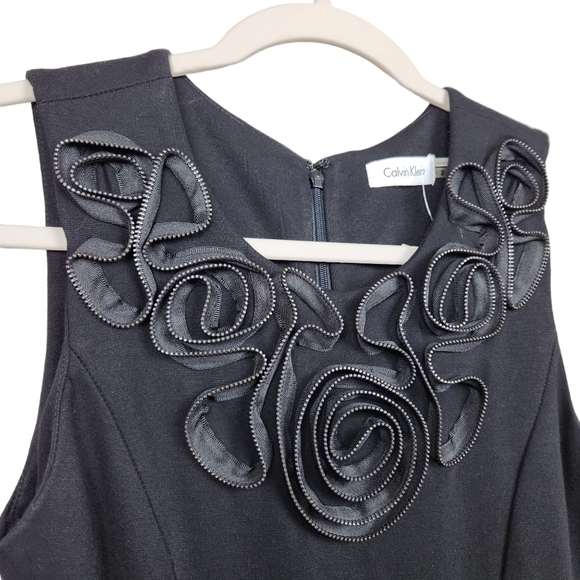 Calvin Klein Black Ruffled Zipper Floral Rose Shealth Dress LBD Women's Size 2 - Picture 8 of 12